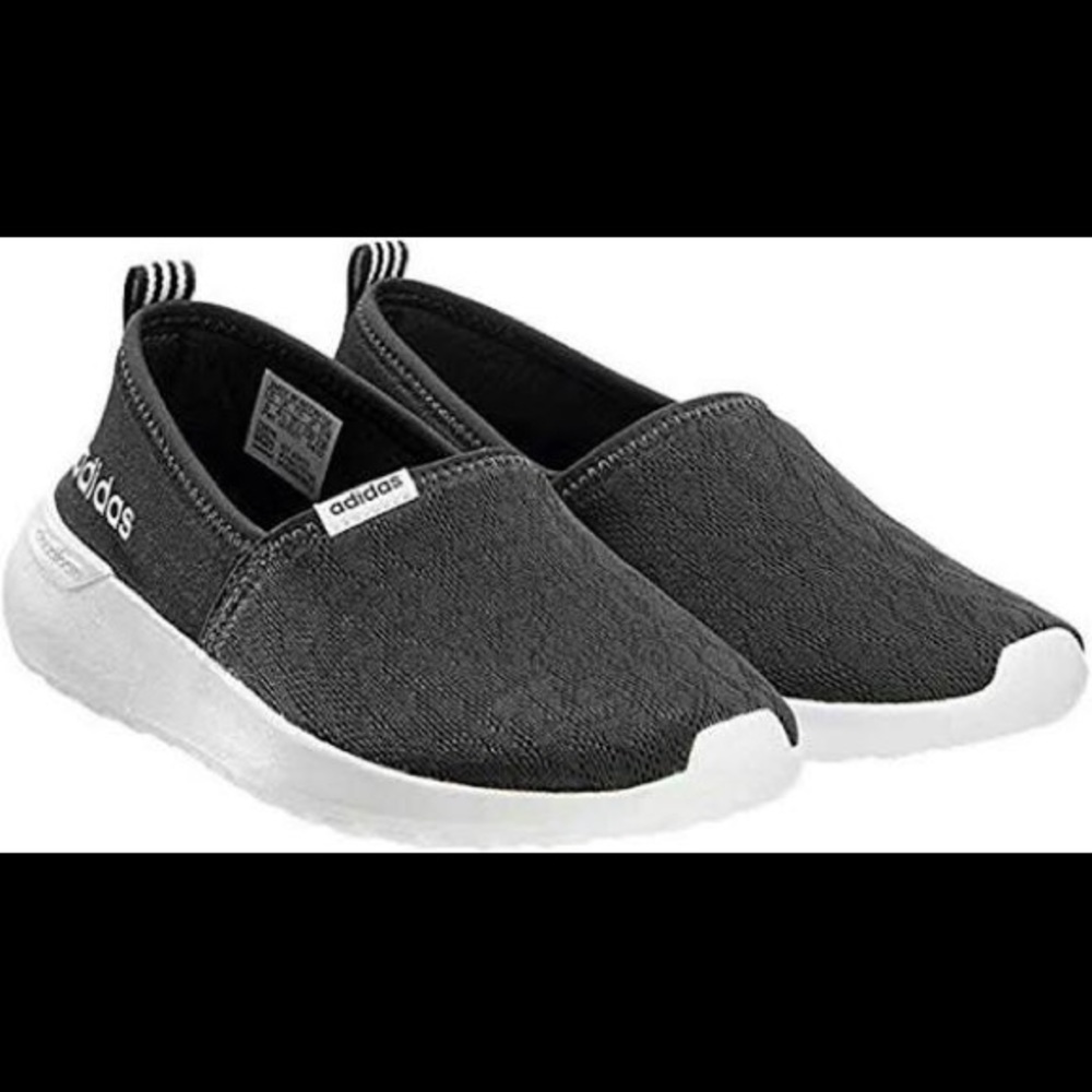 Adidas slide ons 🍎🍎
